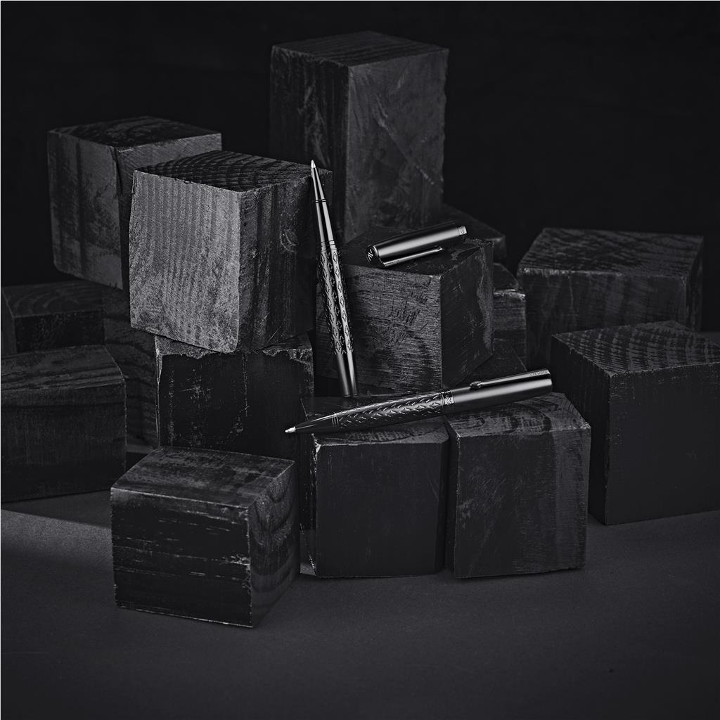 av 19033 lifestyle no logo 1024x1024 av 19033 lifestyle no logo 1024x1024