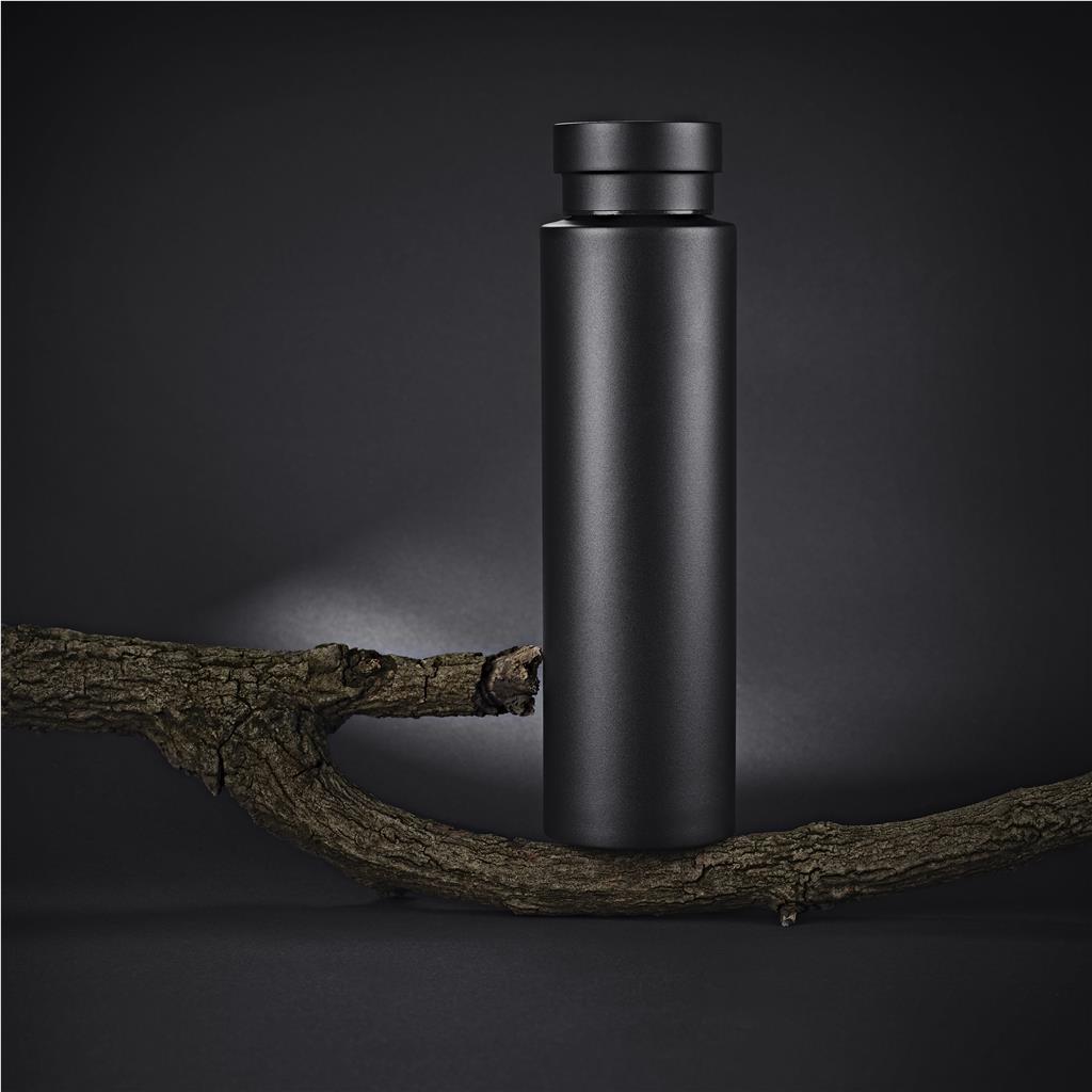 av 19165 lifestyle no logo 1024x1024 av 19165 lifestyle no logo 1024x1024